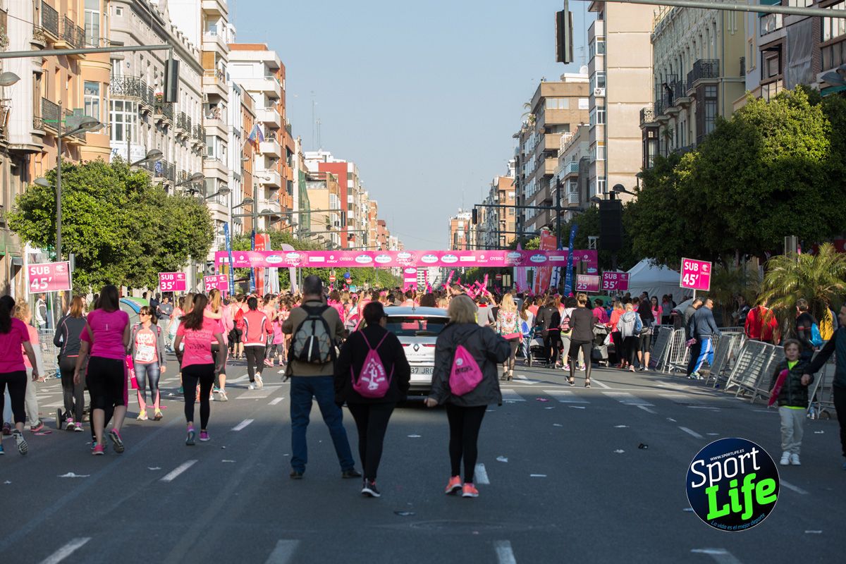 La salida de la Carrera de la Mujer de Valencia en imágenes