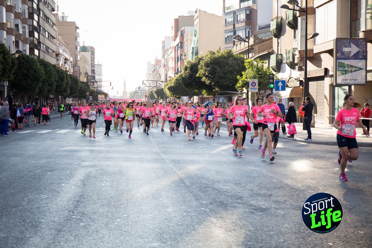 Los primeros momentos de la prueba de la Carrera de la Mujer de Valencia