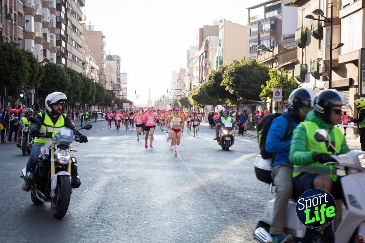Los primeros momentos de la prueba de la Carrera de la Mujer de Valencia
