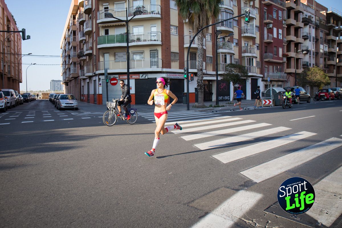 Los primeros momentos de la prueba de la Carrera de la Mujer de Valencia