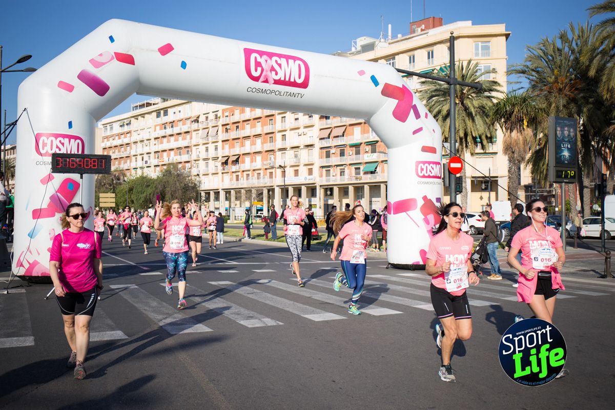 Los primeros momentos de la prueba de la Carrera de la Mujer de Valencia