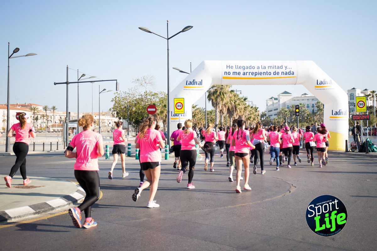Los primeros momentos de la prueba de la Carrera de la Mujer de Valencia