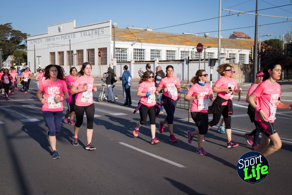 Los primeros momentos de la prueba de la Carrera de la Mujer de Valencia