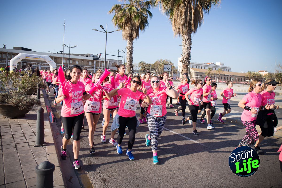 Los primeros momentos de la prueba de la Carrera de la Mujer de Valencia