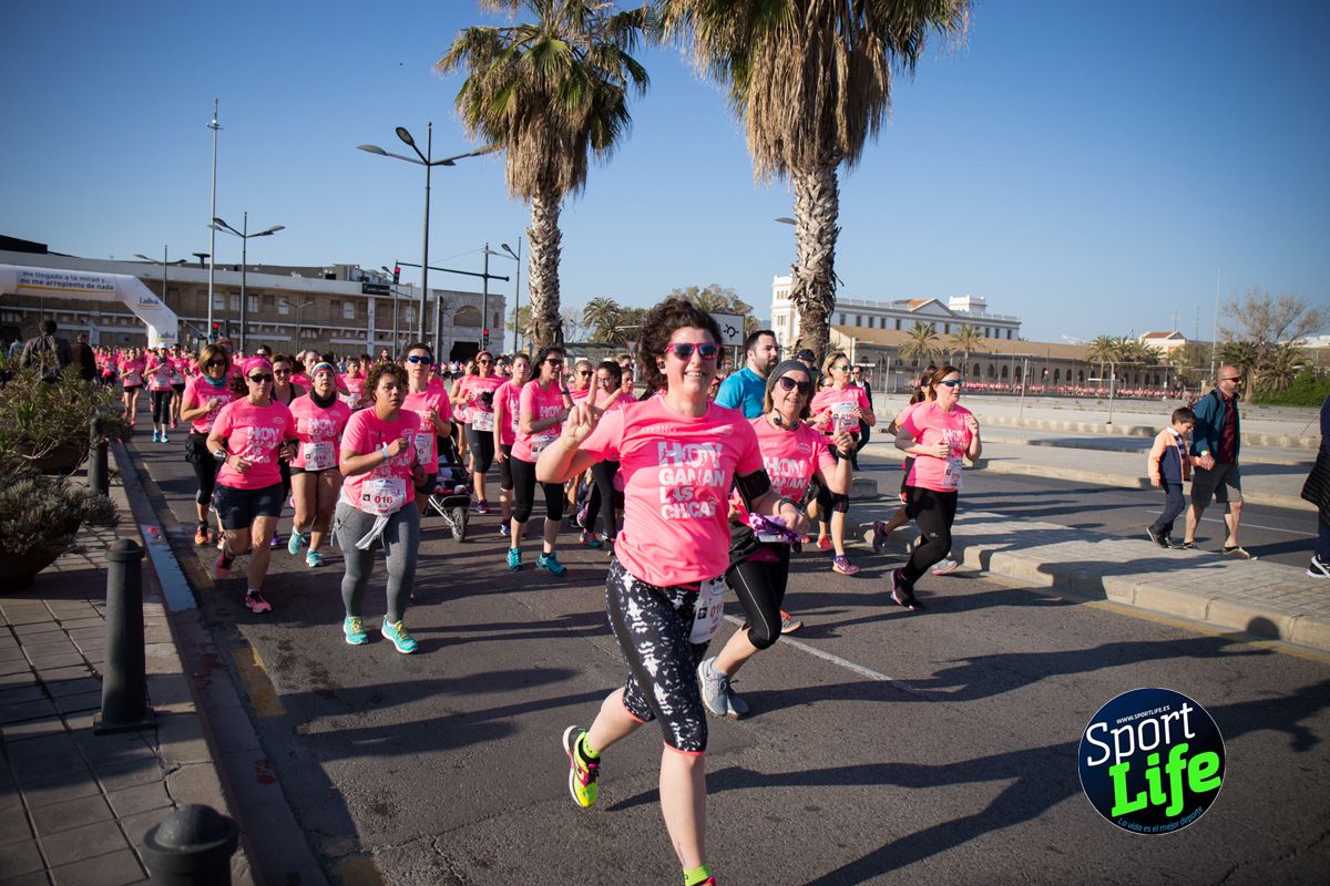 Los primeros momentos de la prueba de la Carrera de la Mujer de Valencia