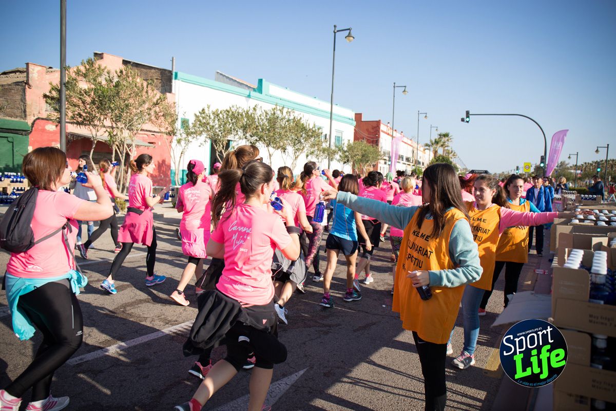 Los primeros momentos de la prueba de la Carrera de la Mujer de Valencia