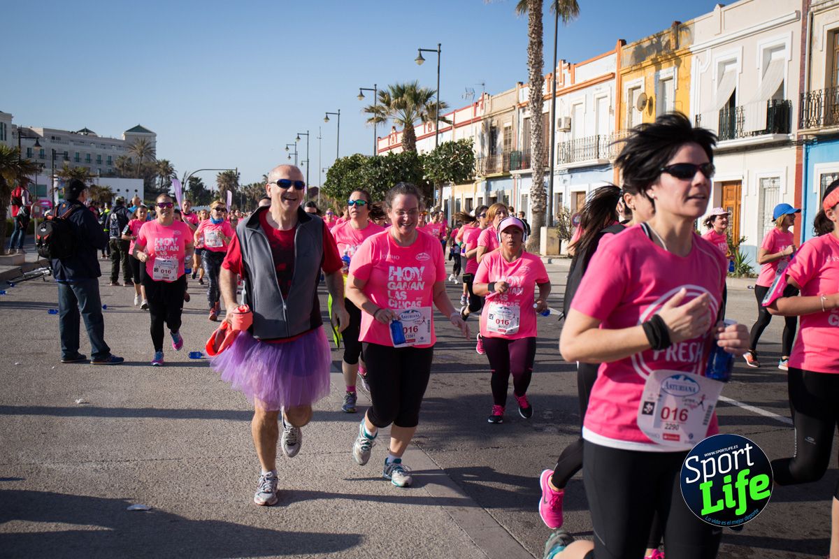 Los primeros momentos de la prueba de la Carrera de la Mujer de Valencia