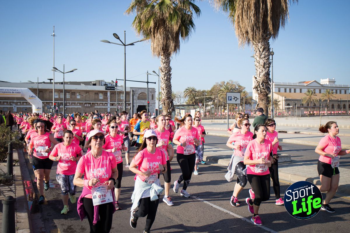 Los primeros momentos de la prueba de la Carrera de la Mujer de Valencia