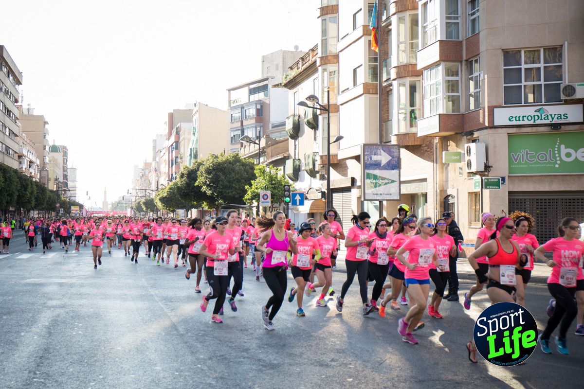 Los primeros momentos de la prueba de la Carrera de la Mujer de Valencia