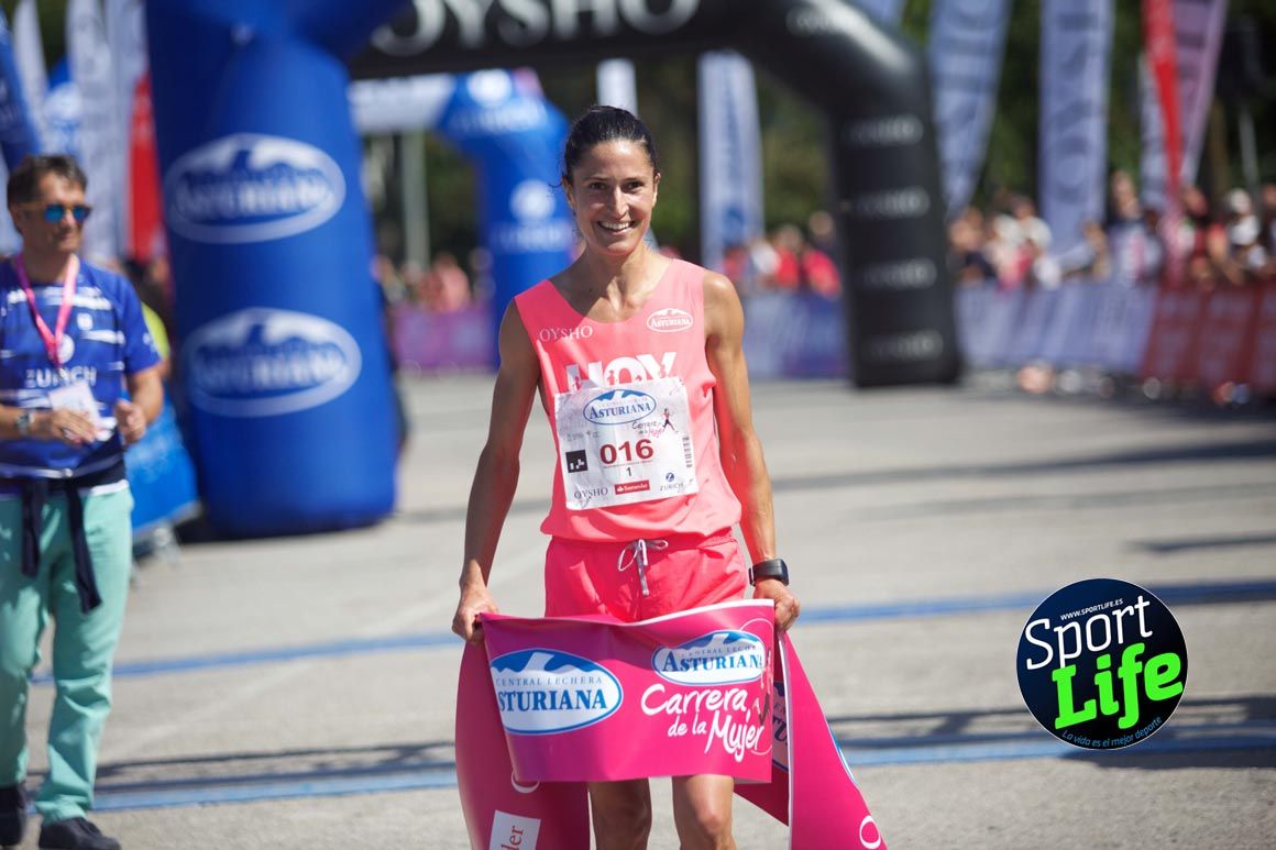 Carrera de la Mujer de Vitoria, primeras llegadas a meta y ambiente de carrera