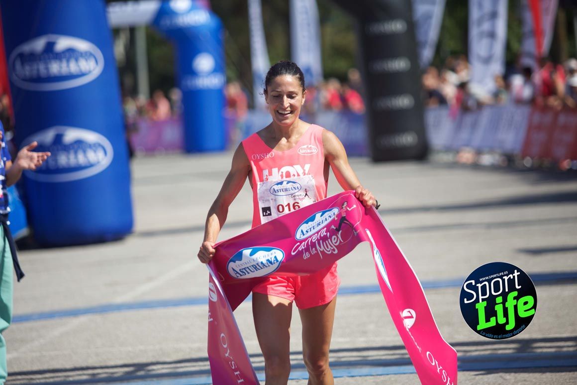 Carrera de la Mujer de Vitoria, primeras llegadas a meta y ambiente de carrera