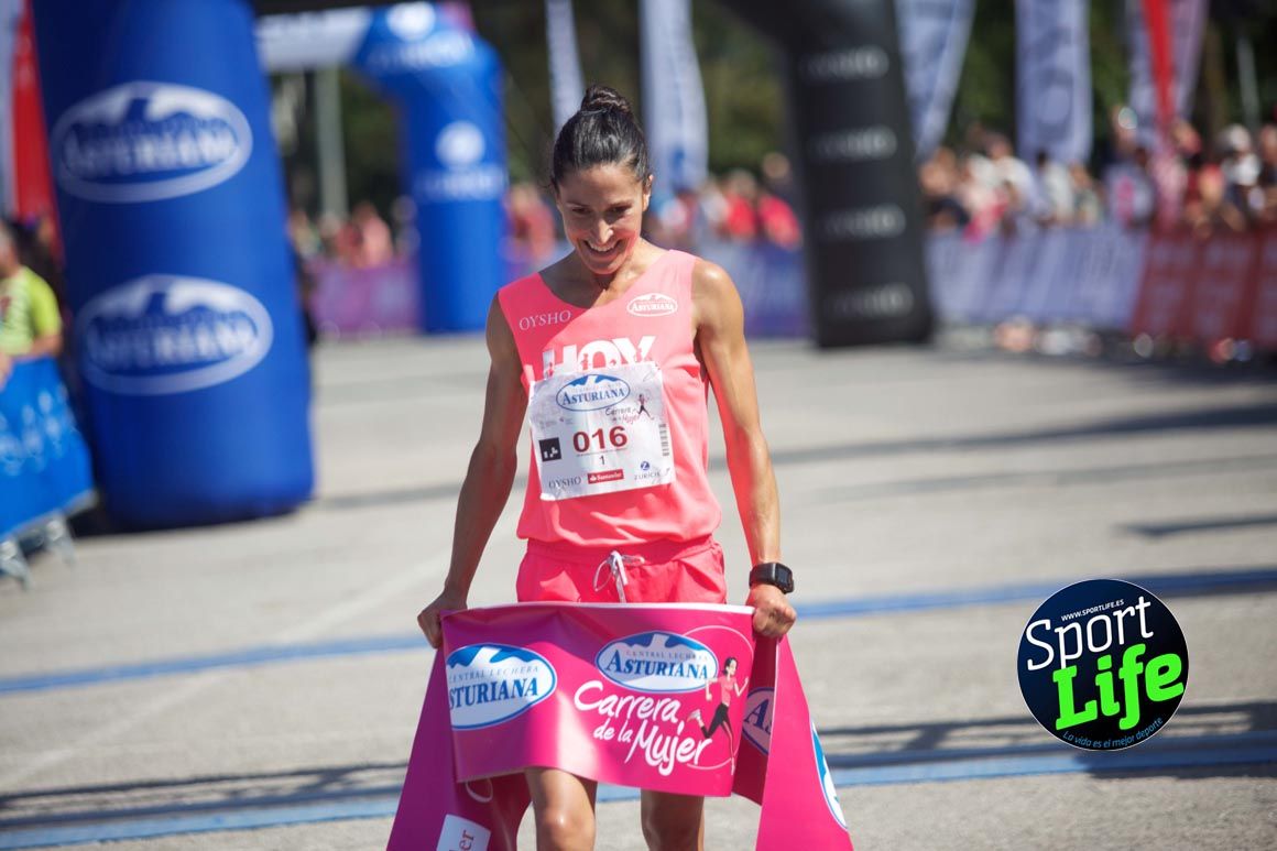 Carrera de la Mujer de Vitoria, primeras llegadas a meta y ambiente de carrera