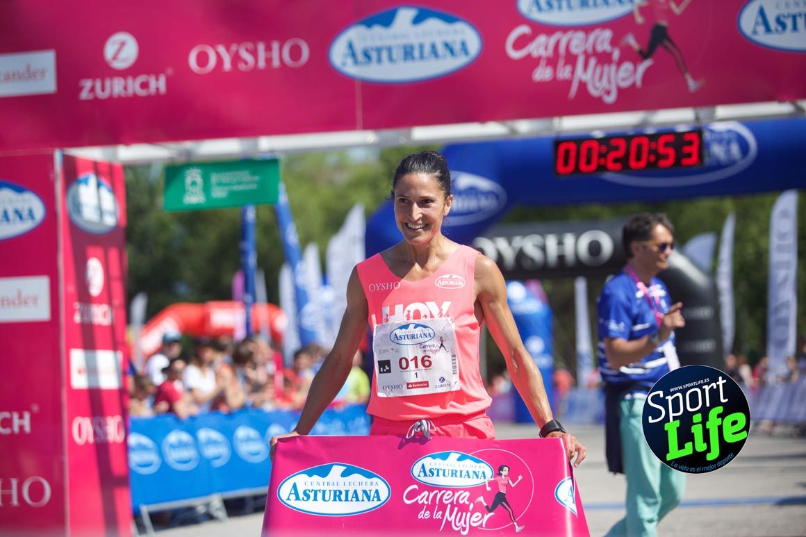 Carrera de la Mujer de Vitoria, primeras llegadas a meta y ambiente de carrera