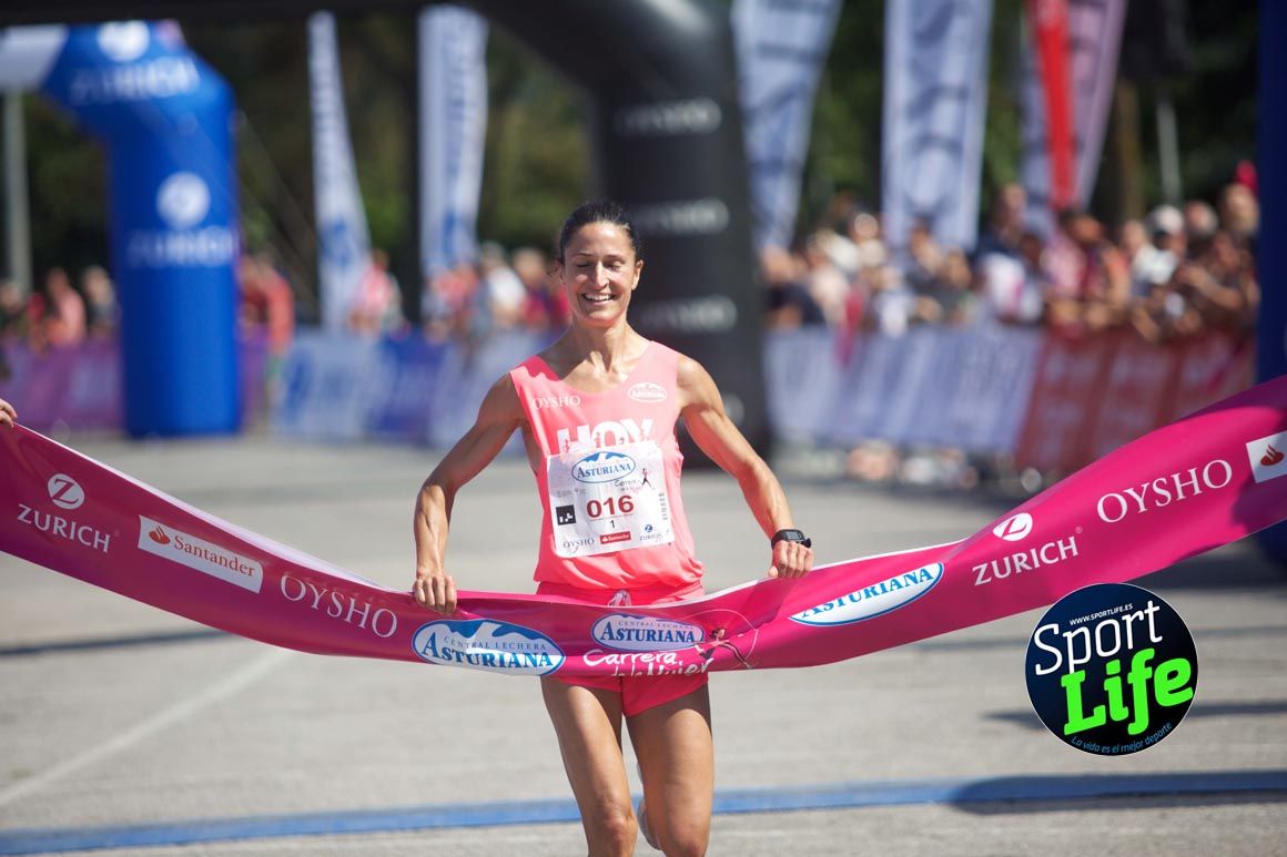 Carrera de la Mujer de Vitoria, primeras llegadas a meta y ambiente de carrera