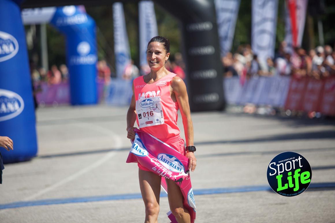 Carrera de la Mujer de Vitoria, primeras llegadas a meta y ambiente de carrera