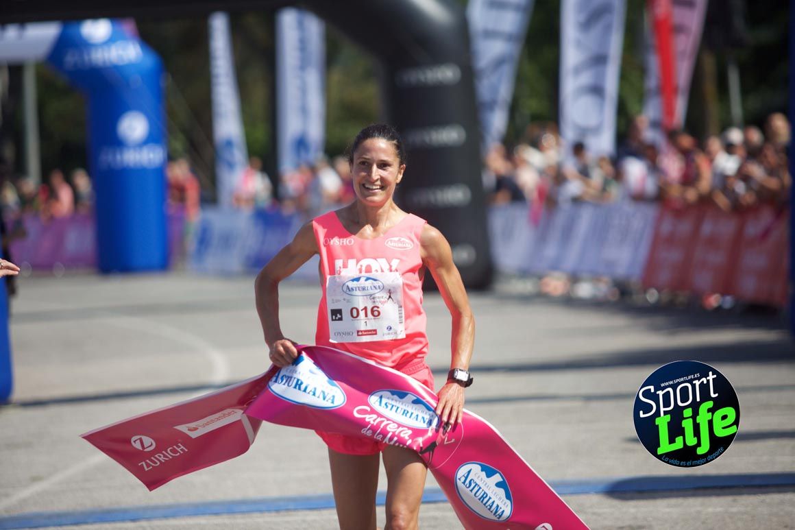 Carrera de la Mujer de Vitoria, primeras llegadas a meta y ambiente de carrera