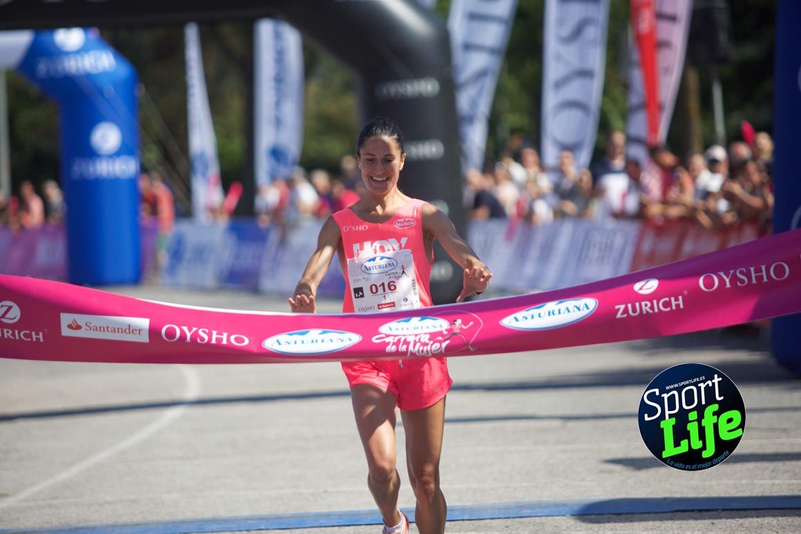 Carrera de la Mujer de Vitoria, primeras llegadas a meta y ambiente de carrera