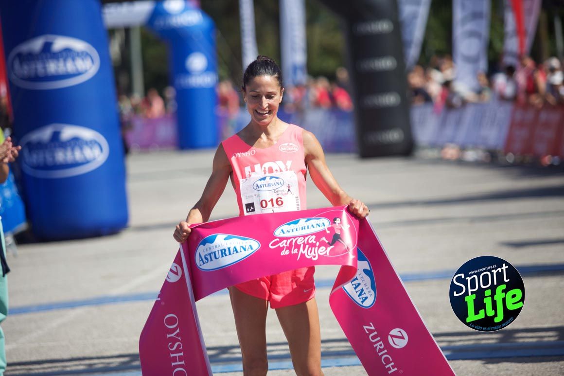 Carrera de la Mujer de Vitoria, primeras llegadas a meta y ambiente de carrera