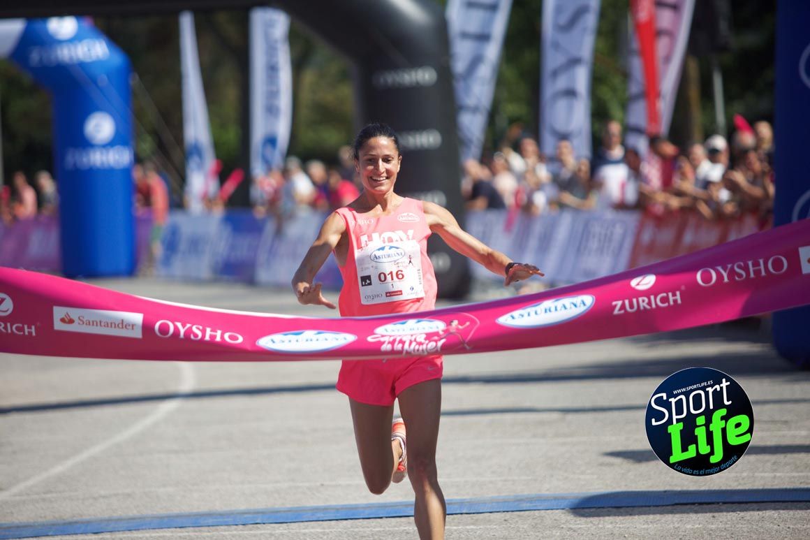 Carrera de la Mujer de Vitoria, primeras llegadas a meta y ambiente de carrera