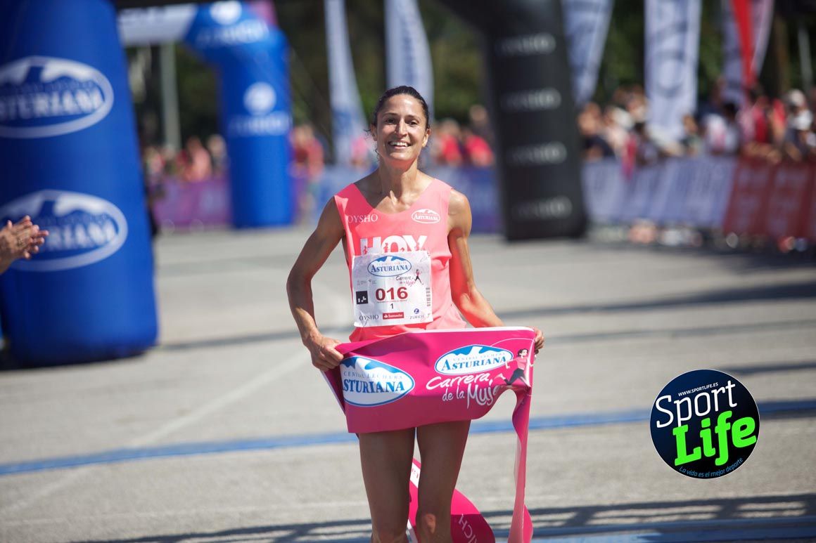 Carrera de la Mujer de Vitoria, primeras llegadas a meta y ambiente de carrera