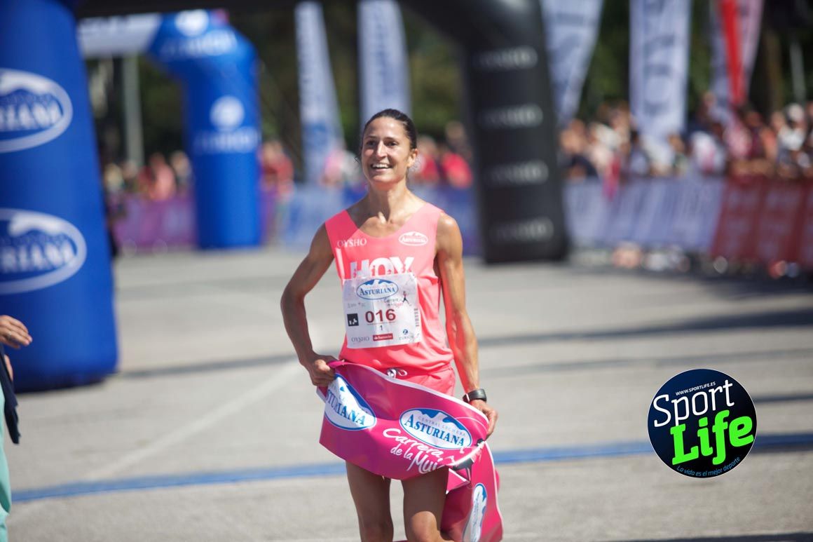 Carrera de la Mujer de Vitoria, primeras llegadas a meta y ambiente de carrera