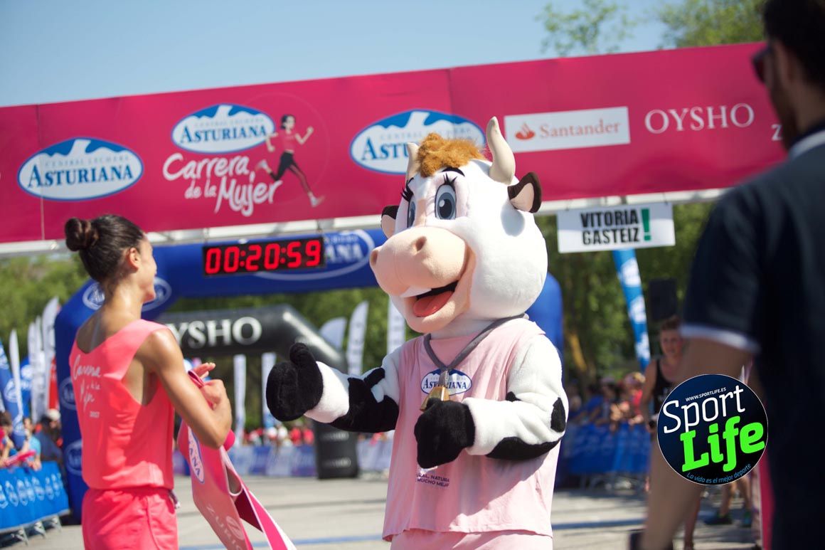 Carrera de la Mujer de Vitoria, primeras llegadas a meta y ambiente de carrera