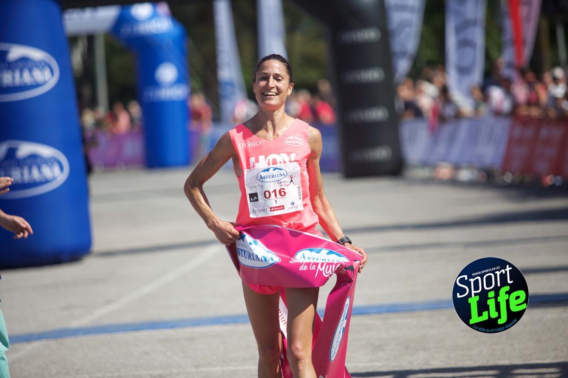 Carrera de la Mujer de Vitoria, primeras llegadas a meta y ambiente de carrera