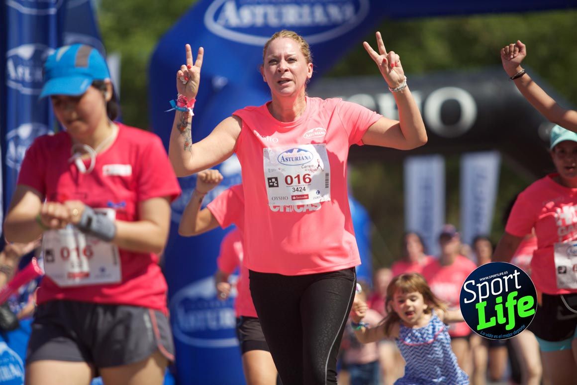 Carrera de la Mujer de Vitoria, primeras llegadas a meta y ambiente de carrera