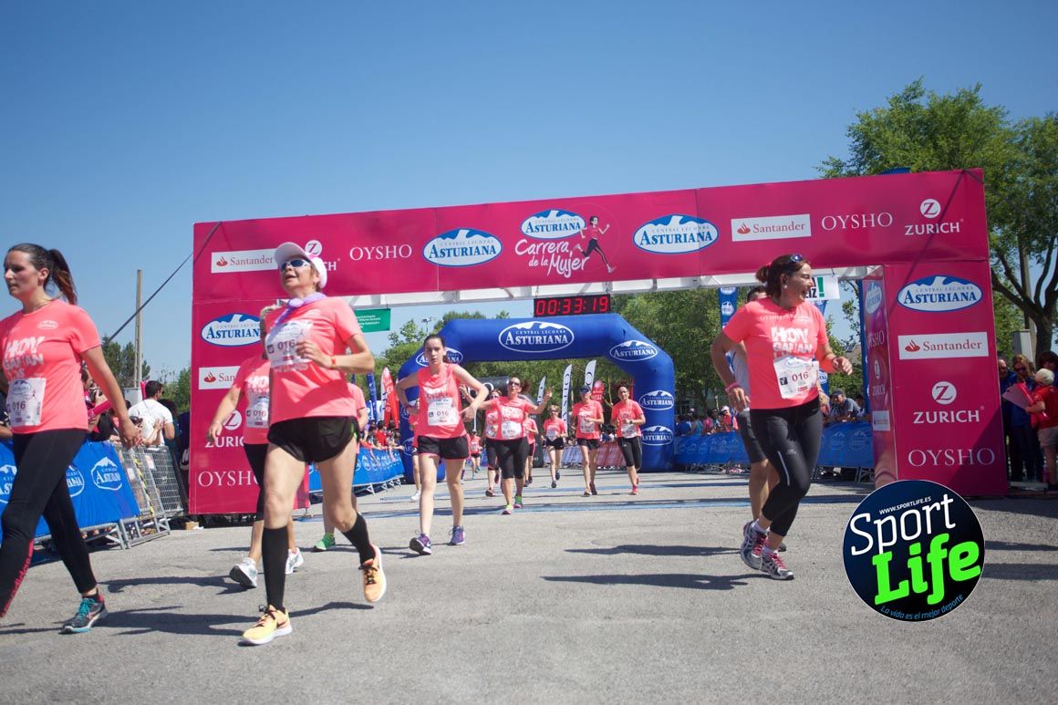 Carrera de la Mujer de Vitoria, primeras llegadas a meta y ambiente de carrera