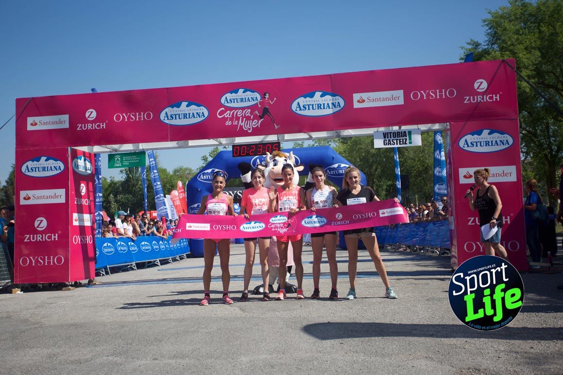 Carrera de la Mujer de Vitoria, primeras llegadas a meta y ambiente de carrera