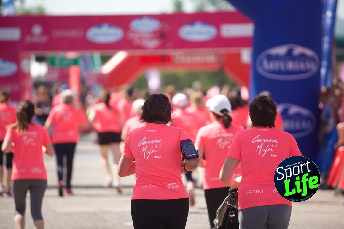 Carrera de la Mujer de Vitoria, primeras llegadas a meta y ambiente de carrera