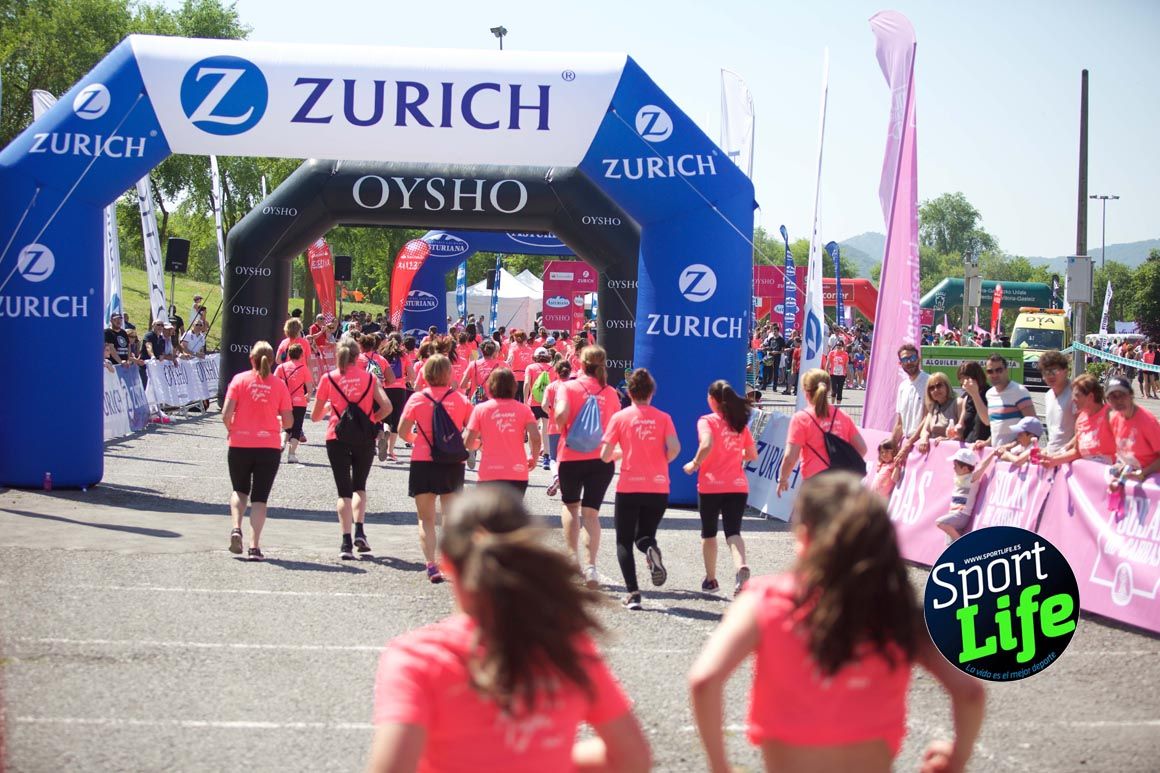 Carrera de la Mujer de Vitoria, primeras llegadas a meta y ambiente de carrera