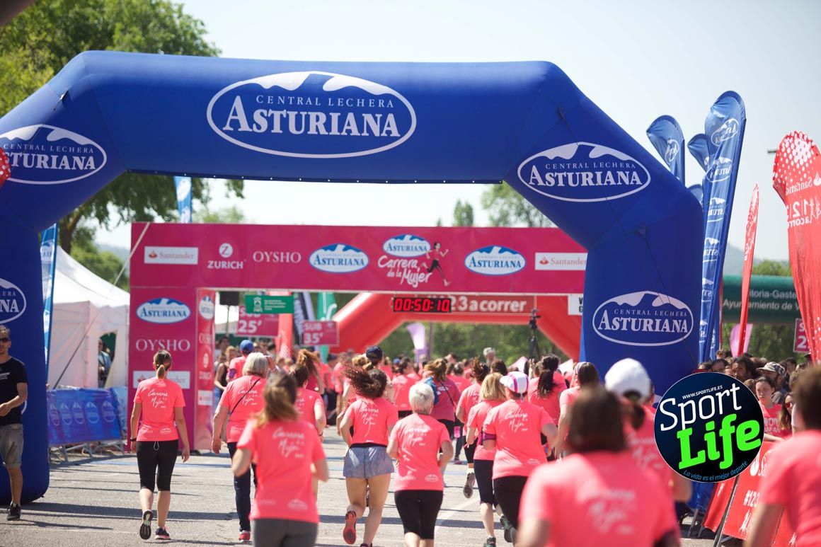 Carrera de la Mujer de Vitoria, primeras llegadas a meta y ambiente de carrera