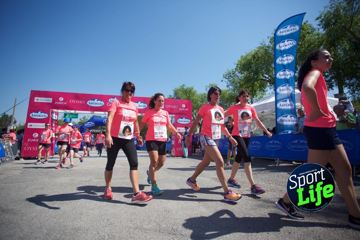 Carrera de la Mujer de Vitoria, primeras llegadas a meta y ambiente de carrera