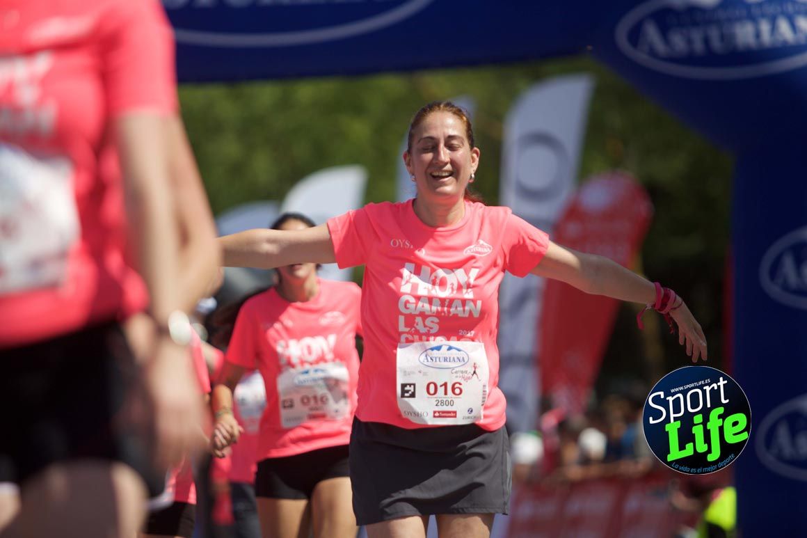 Carrera de la Mujer de Vitoria, primeras llegadas a meta y ambiente de carrera