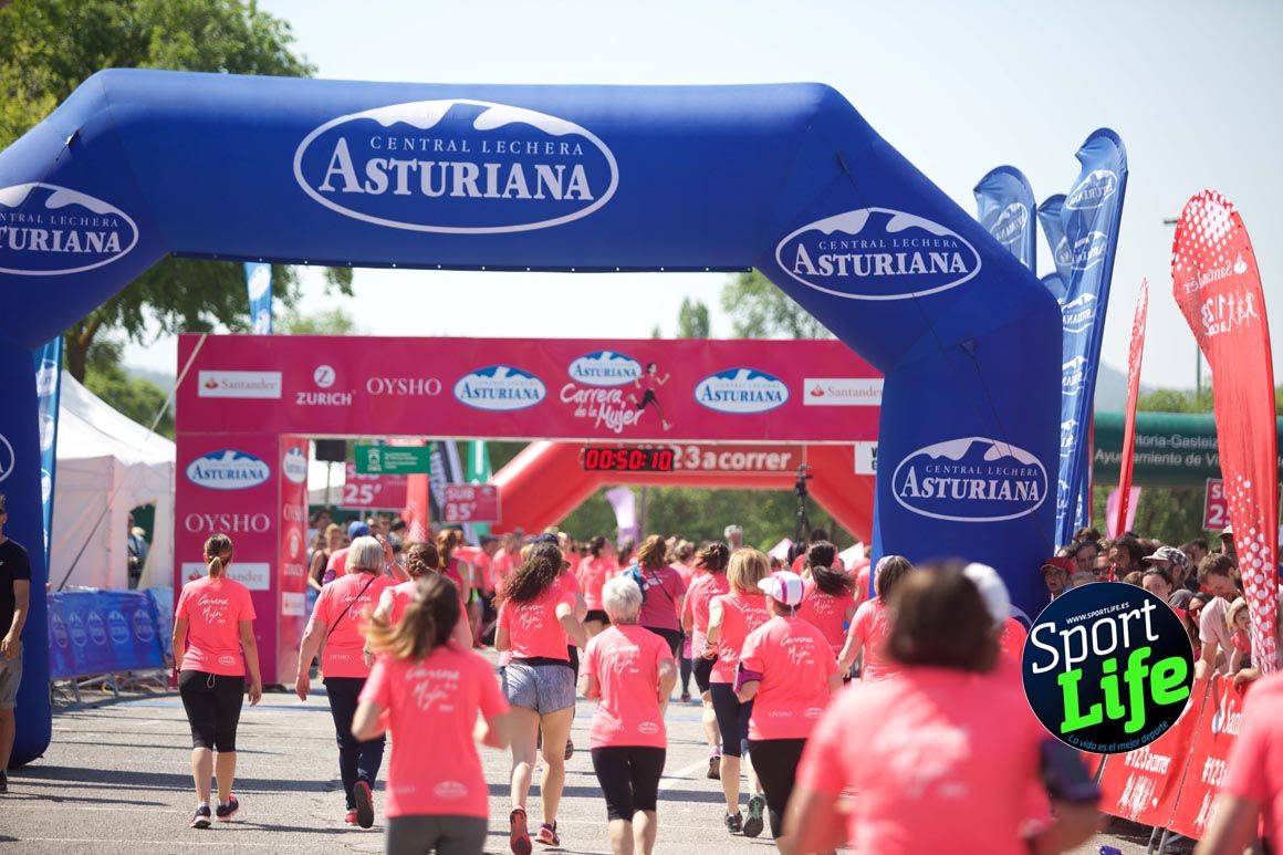 Carrera de la Mujer de Vitoria, primeras llegadas a meta y ambiente de carrera