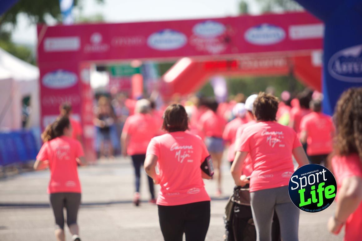 Carrera de la Mujer de Vitoria, primeras llegadas a meta y ambiente de carrera