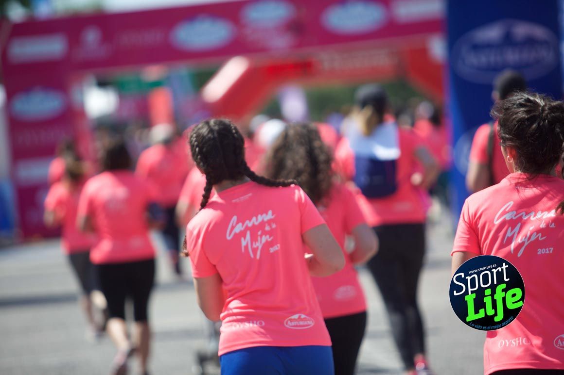 Carrera de la Mujer de Vitoria, primeras llegadas a meta y ambiente de carrera