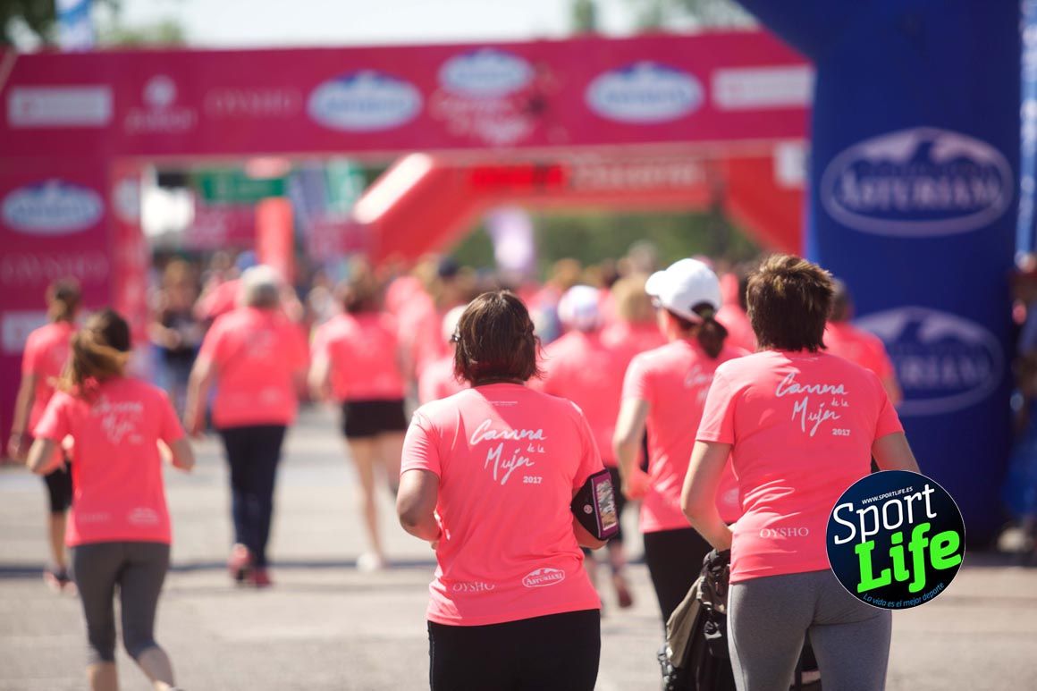 Carrera de la Mujer de Vitoria, primeras llegadas a meta y ambiente de carrera