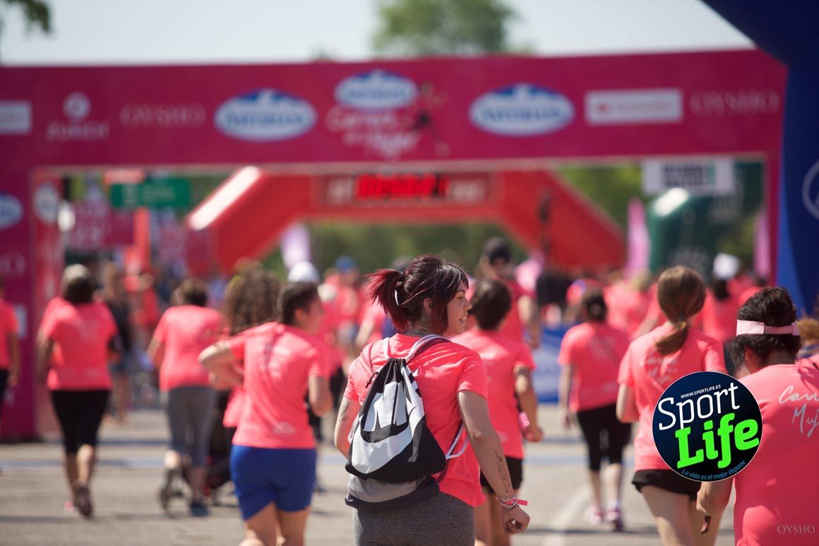 Carrera de la Mujer de Vitoria, primeras llegadas a meta y ambiente de carrera