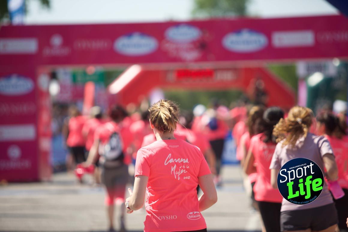 Carrera de la Mujer de Vitoria, primeras llegadas a meta y ambiente de carrera
