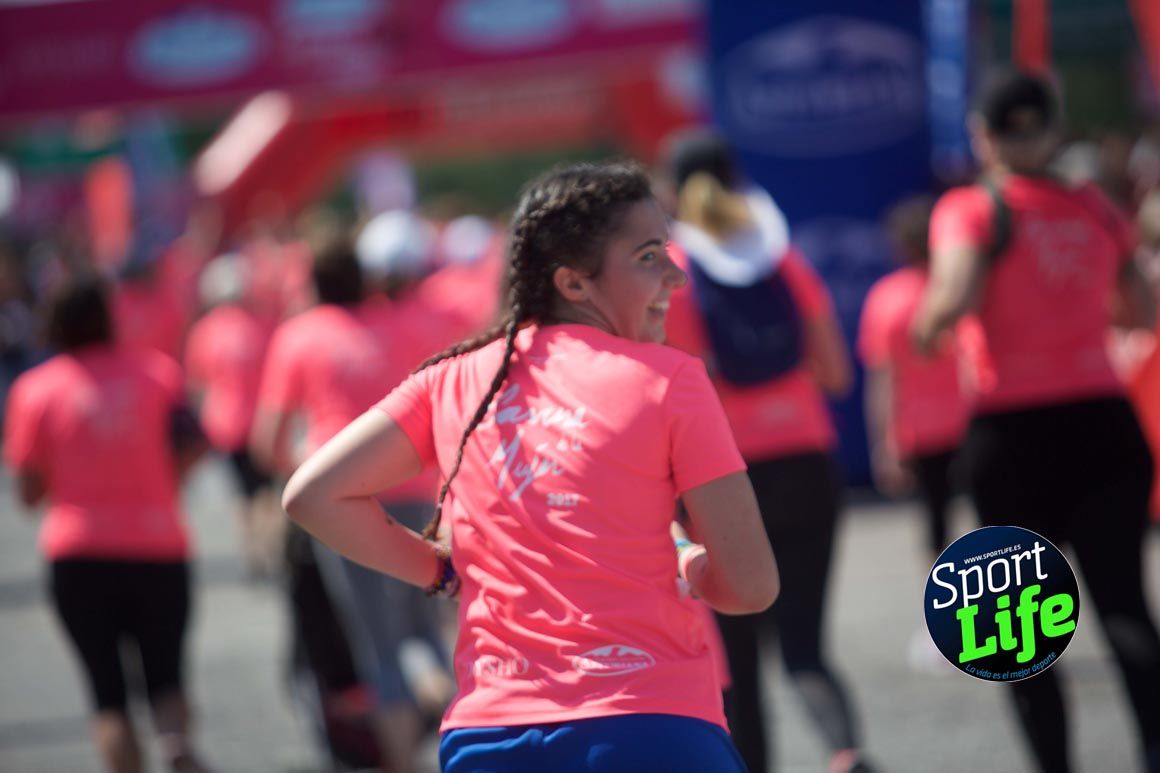 Carrera de la Mujer de Vitoria, primeras llegadas a meta y ambiente de carrera