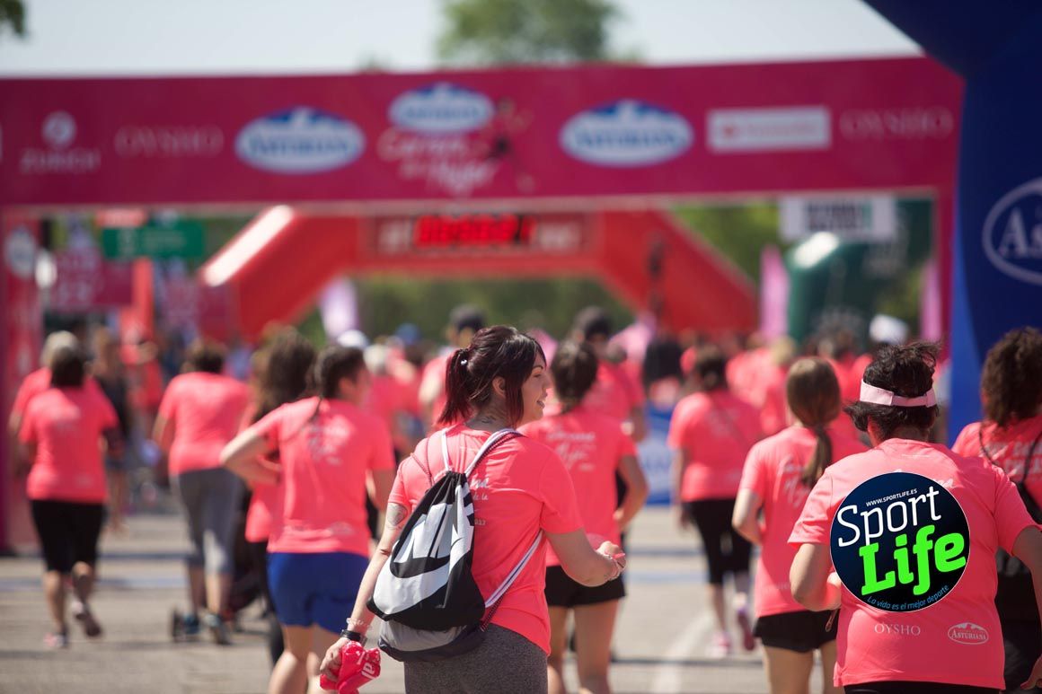 Carrera de la Mujer de Vitoria, primeras llegadas a meta y ambiente de carrera