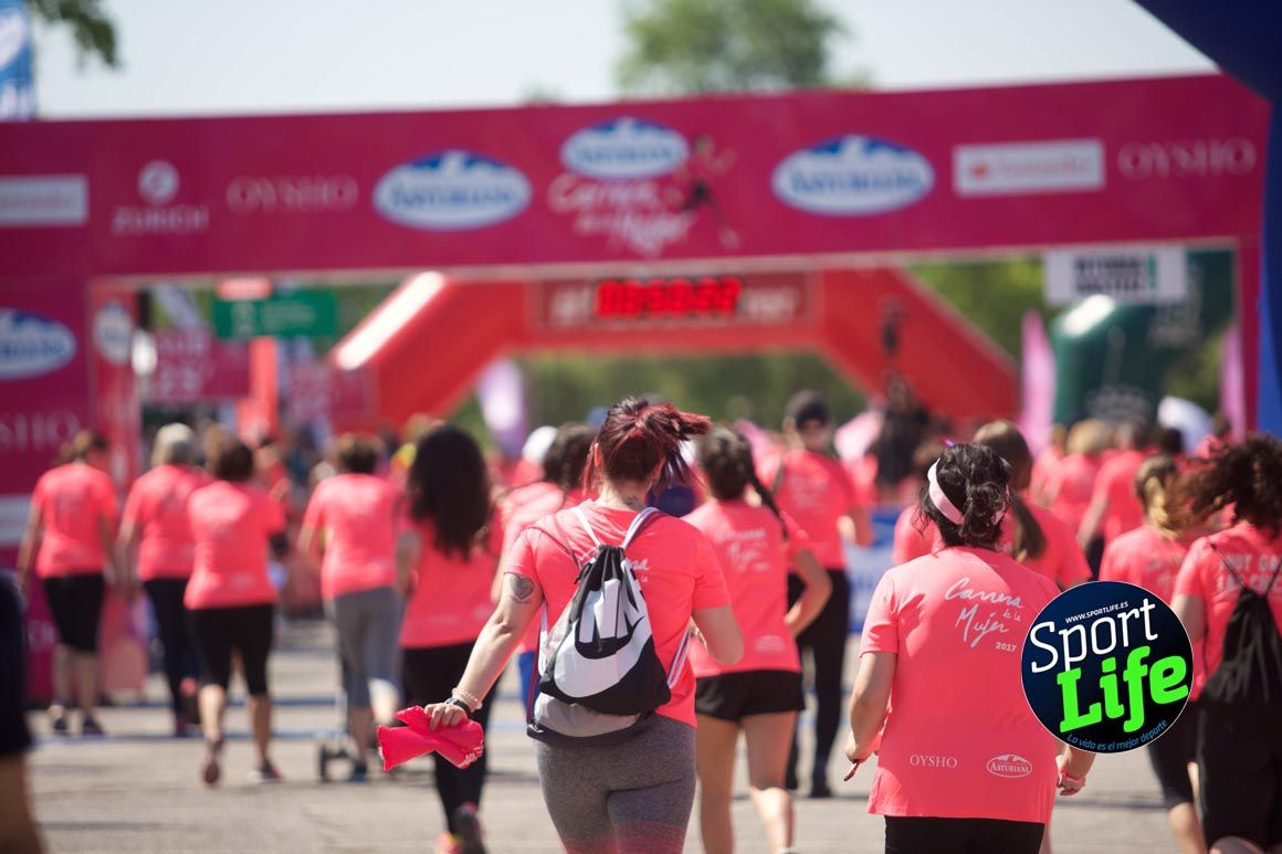 Carrera de la Mujer de Vitoria, primeras llegadas a meta y ambiente de carrera