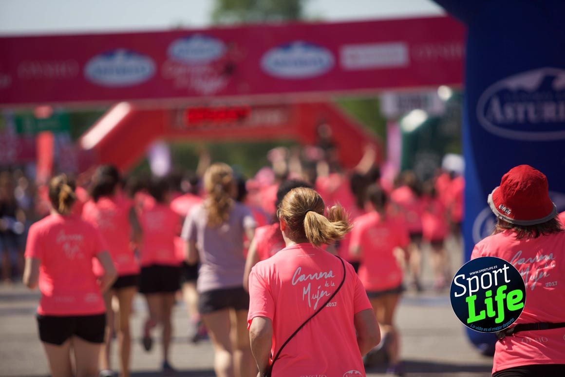 Carrera de la Mujer de Vitoria, primeras llegadas a meta y ambiente de carrera