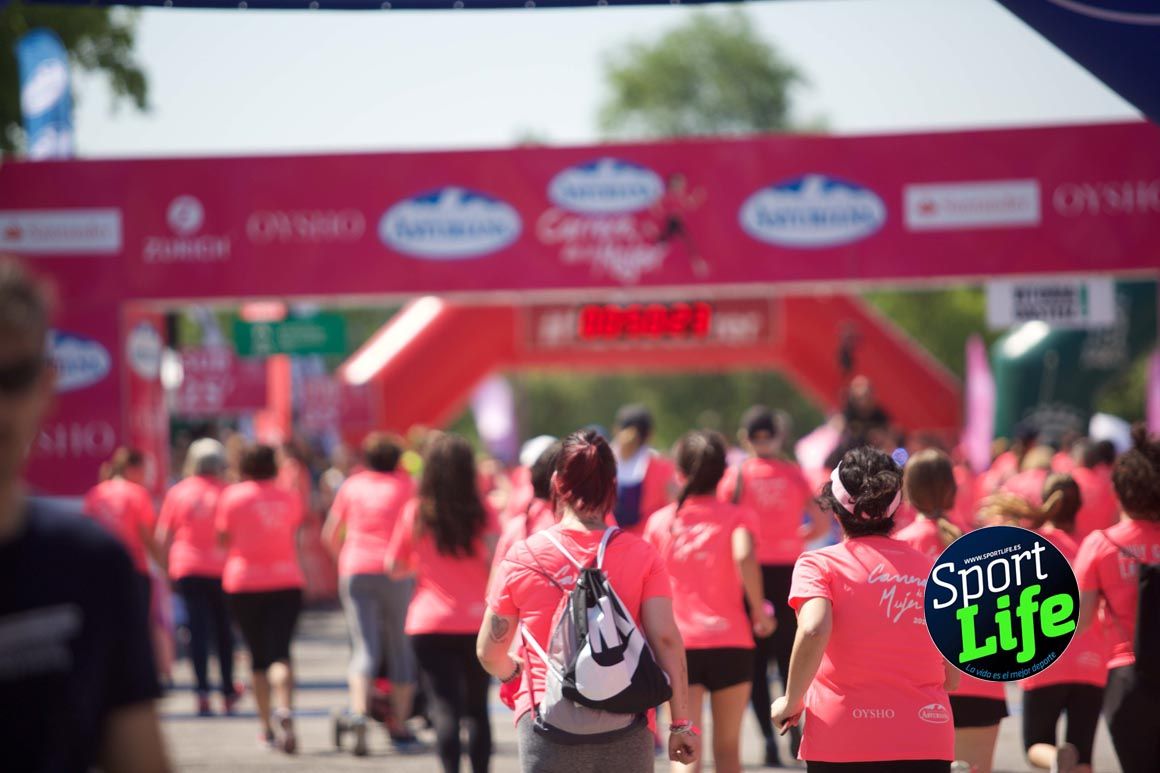 Carrera de la Mujer de Vitoria, primeras llegadas a meta y ambiente de carrera
