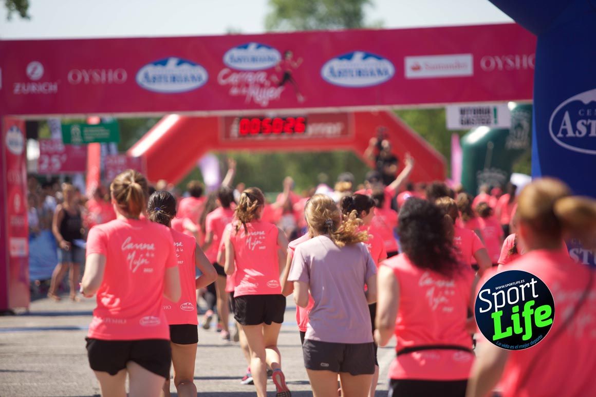 Carrera de la Mujer de Vitoria, primeras llegadas a meta y ambiente de carrera