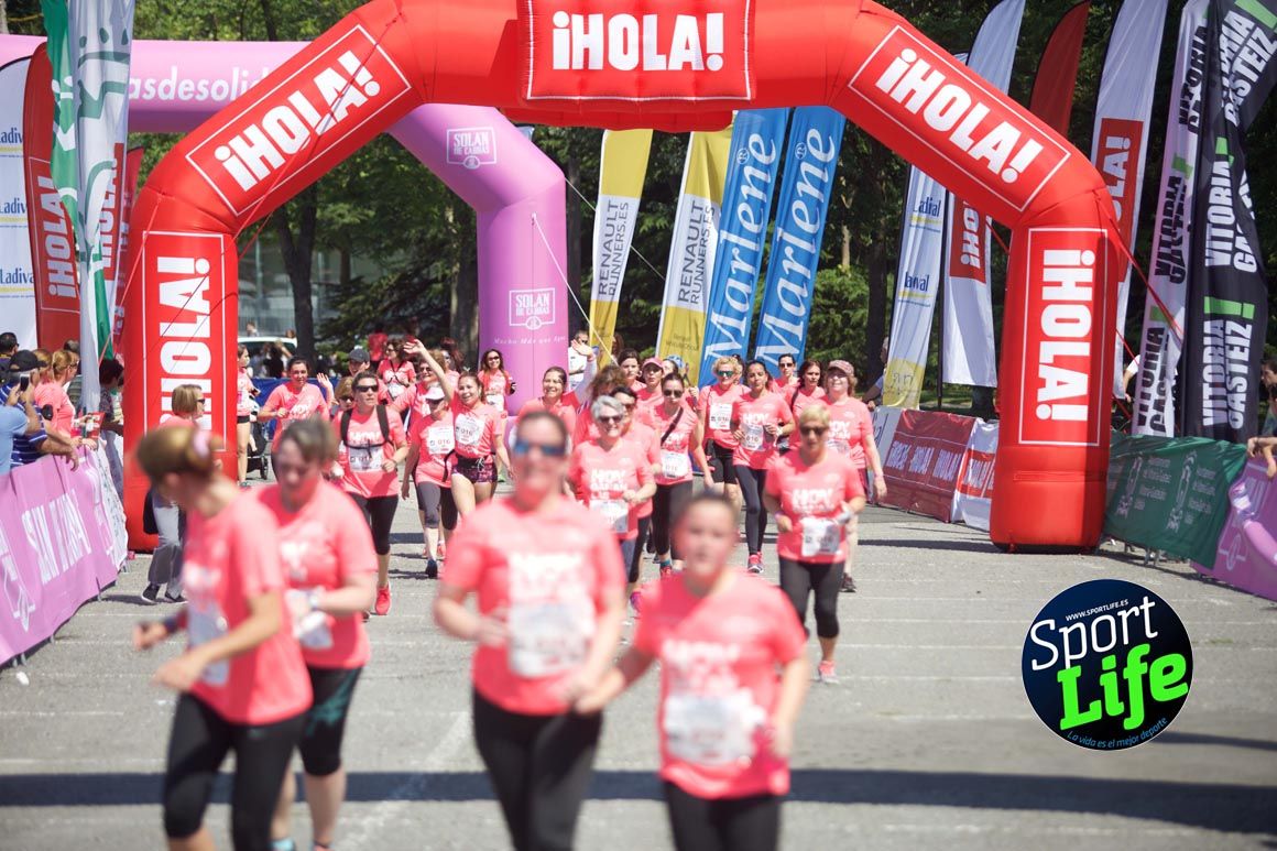 Carrera de la Mujer de Vitoria, primeras llegadas a meta y ambiente de carrera