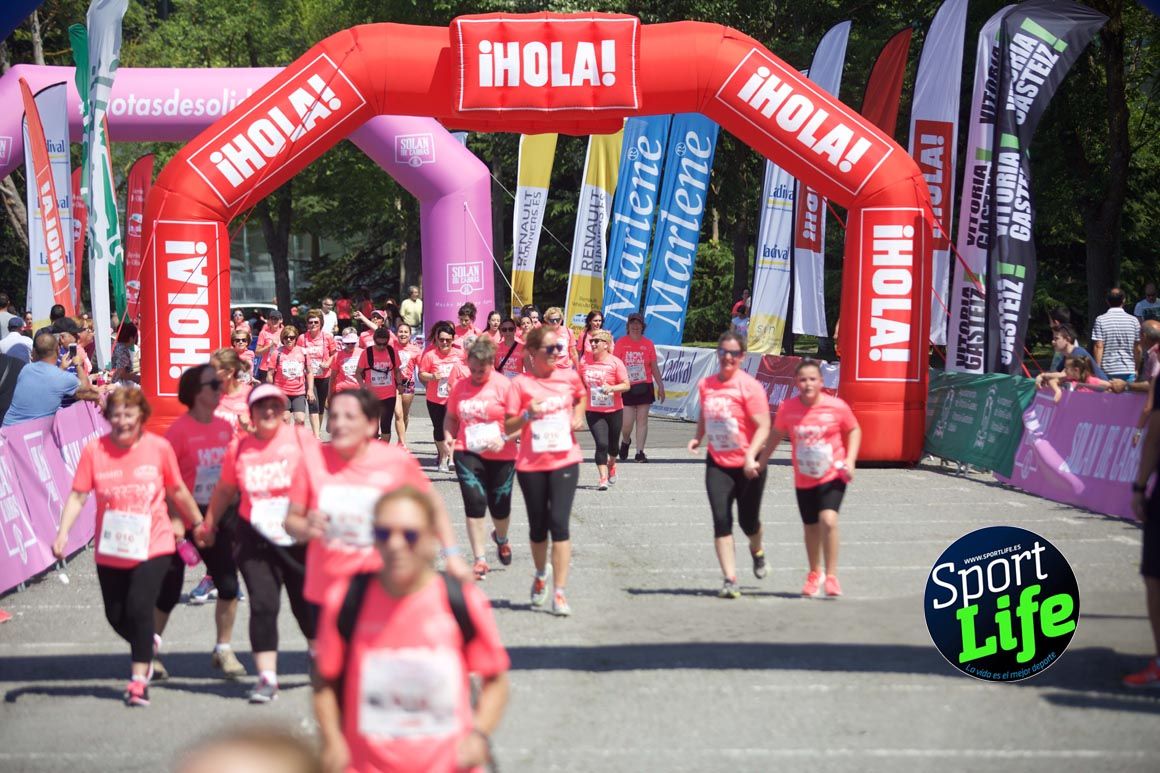 Carrera de la Mujer de Vitoria, primeras llegadas a meta y ambiente de carrera