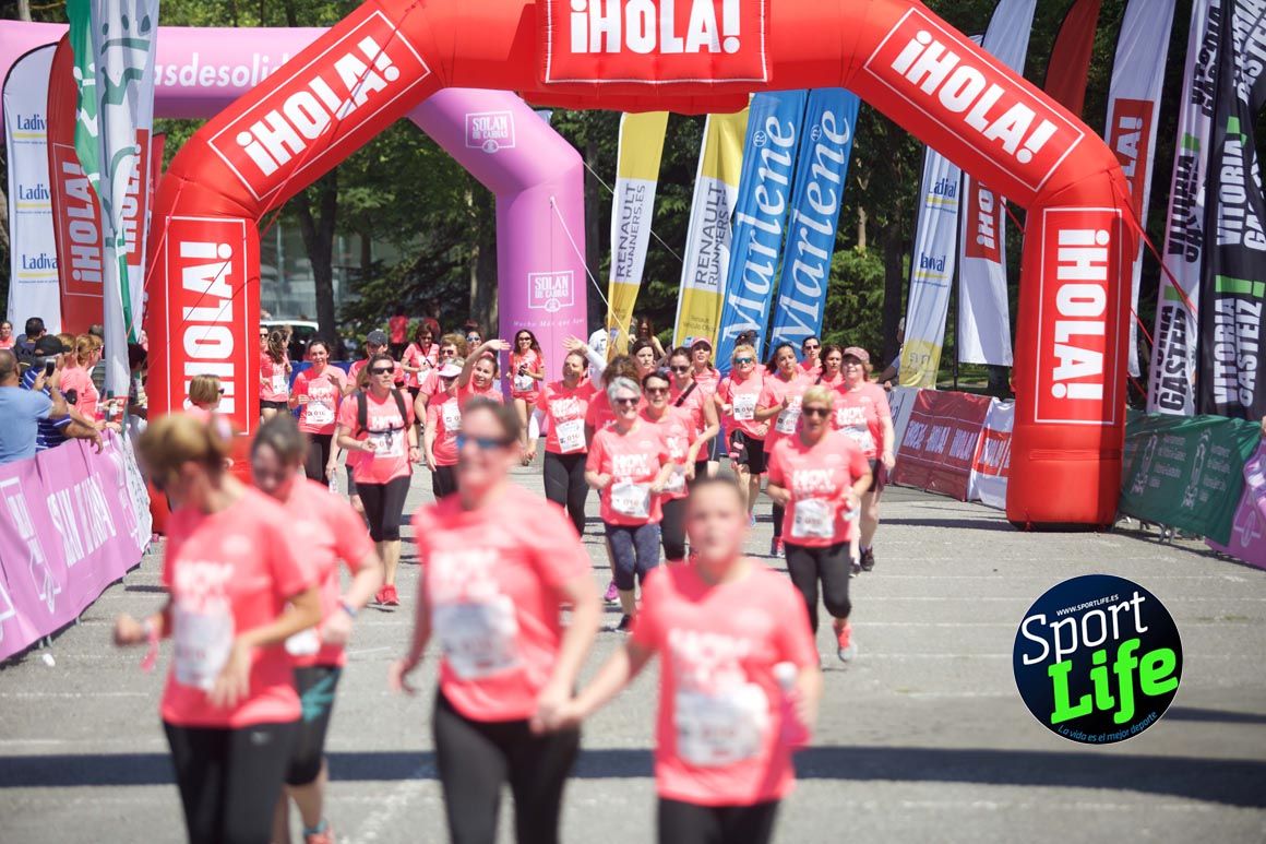 Carrera de la Mujer de Vitoria, primeras llegadas a meta y ambiente de carrera